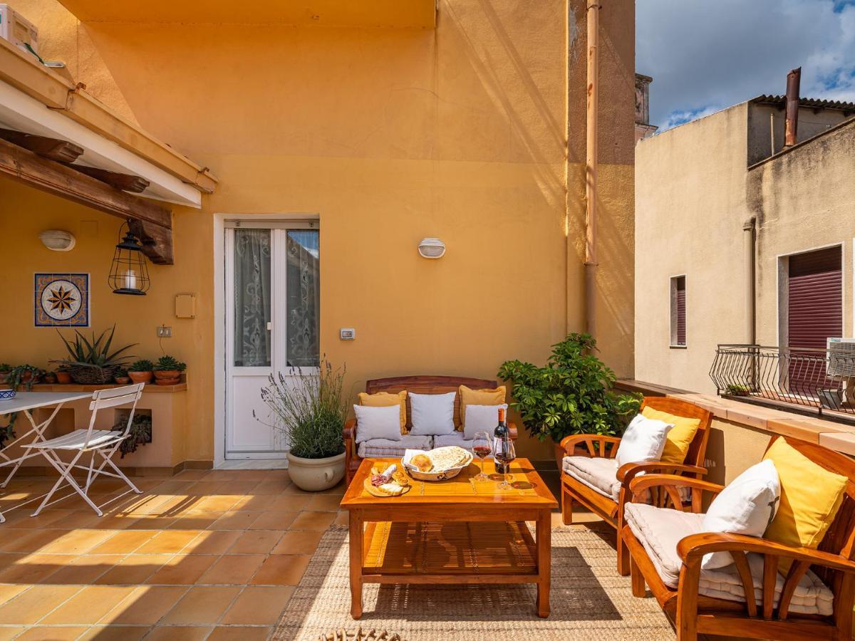 Palazzo Santa Caterina Bed and Breakfast Dorgali Εξωτερικό φωτογραφία