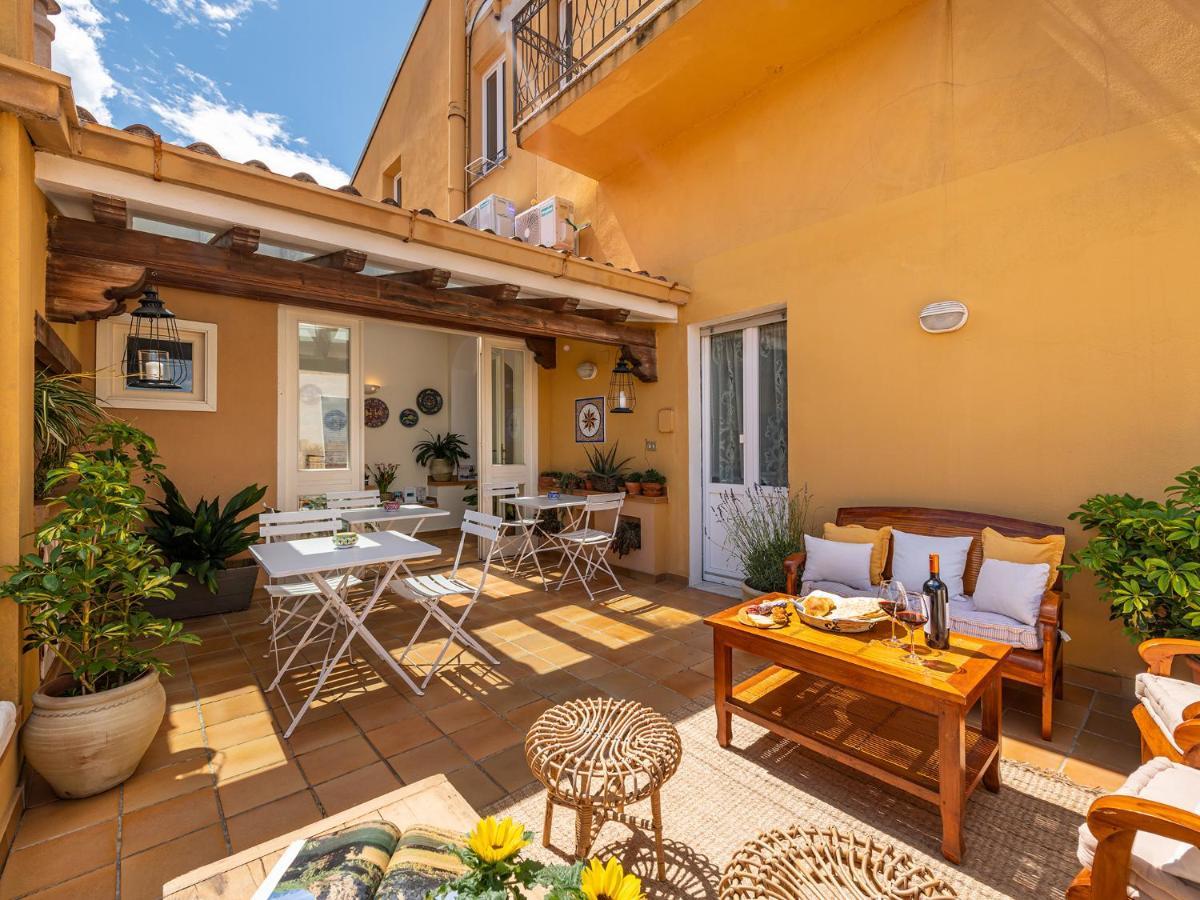 Palazzo Santa Caterina Bed and Breakfast Dorgali Εξωτερικό φωτογραφία