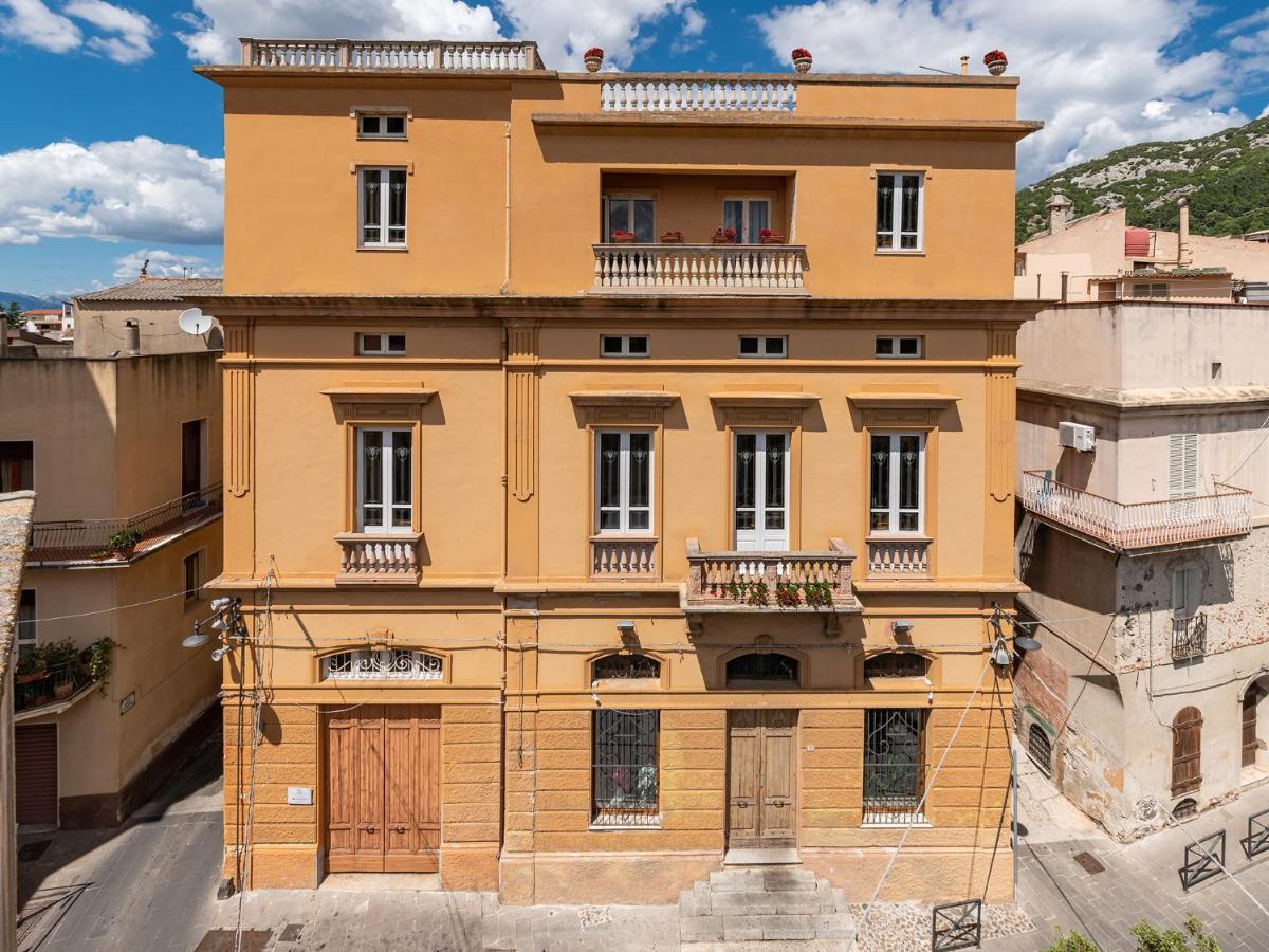 Palazzo Santa Caterina Bed and Breakfast Dorgali Εξωτερικό φωτογραφία